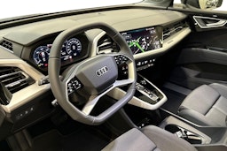 met. harmaa Audi Q4 e-tron 2025 kuva 6.