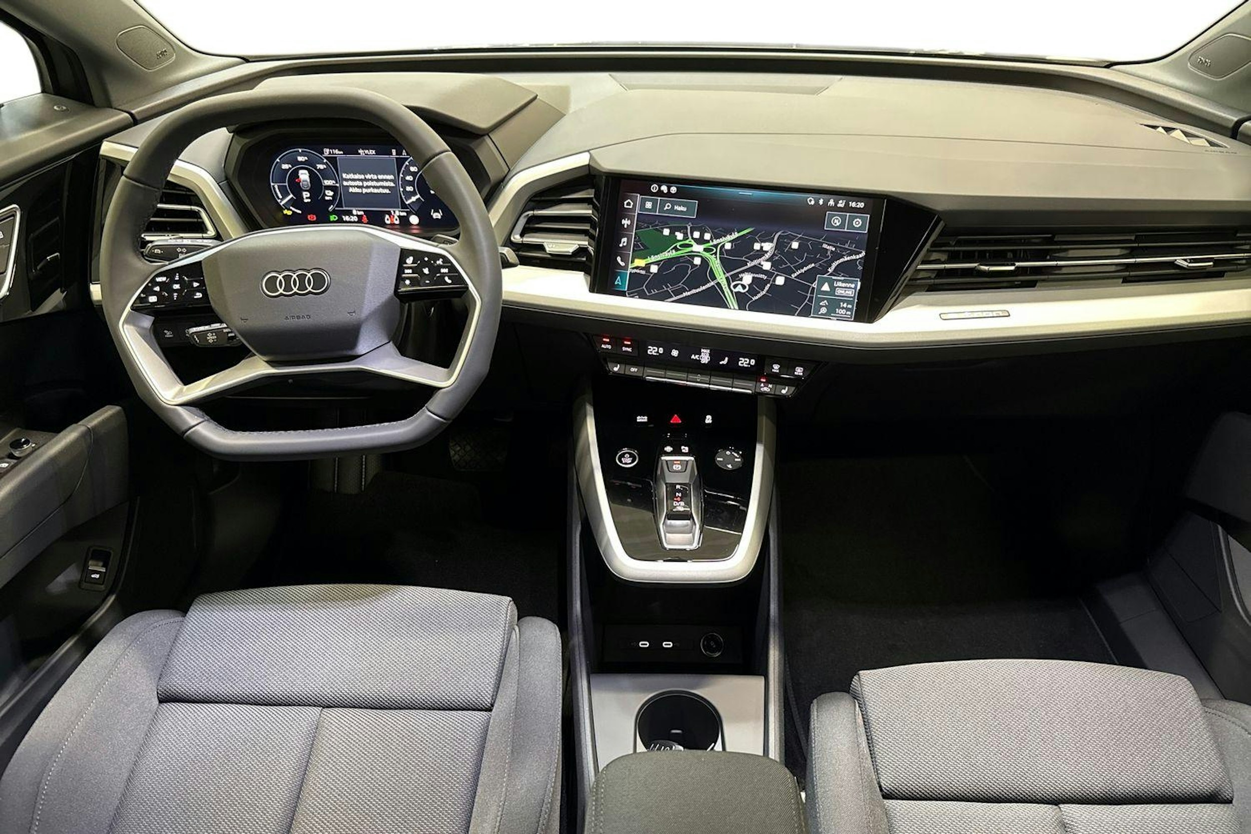 met. harmaa Audi Q4 e-tron 2025 kuva 7.