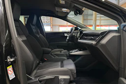 musta Audi Q4 e-tron 2025 kuva 10.