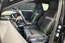 musta Audi Q4 e-tron 2025 kuva 11.