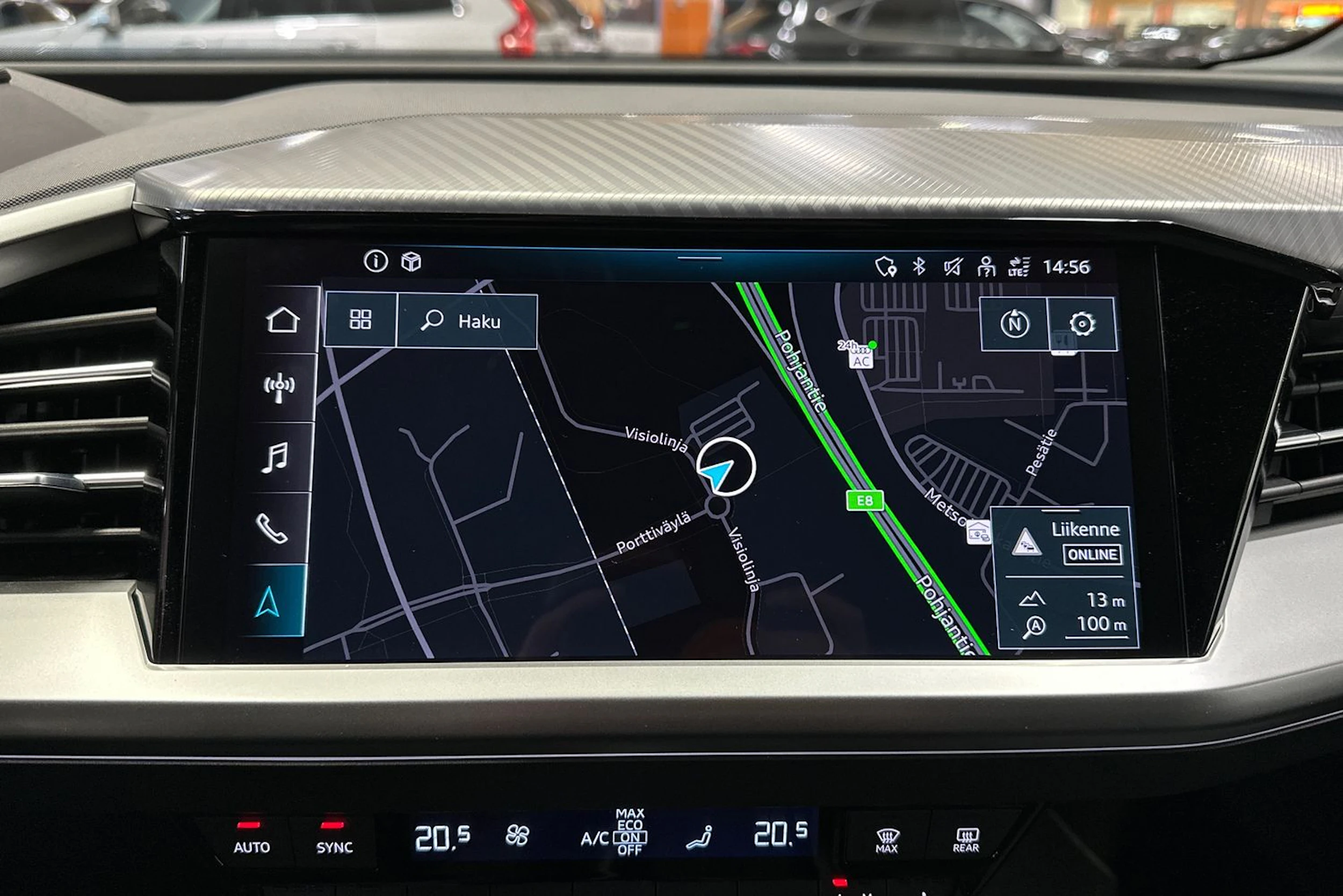 musta Audi Q4 e-tron 2025 kuva 13.