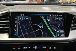 musta Audi Q4 e-tron 2025 kuva 13.