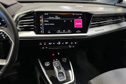 musta Audi Q4 e-tron 2025 kuva 17.
