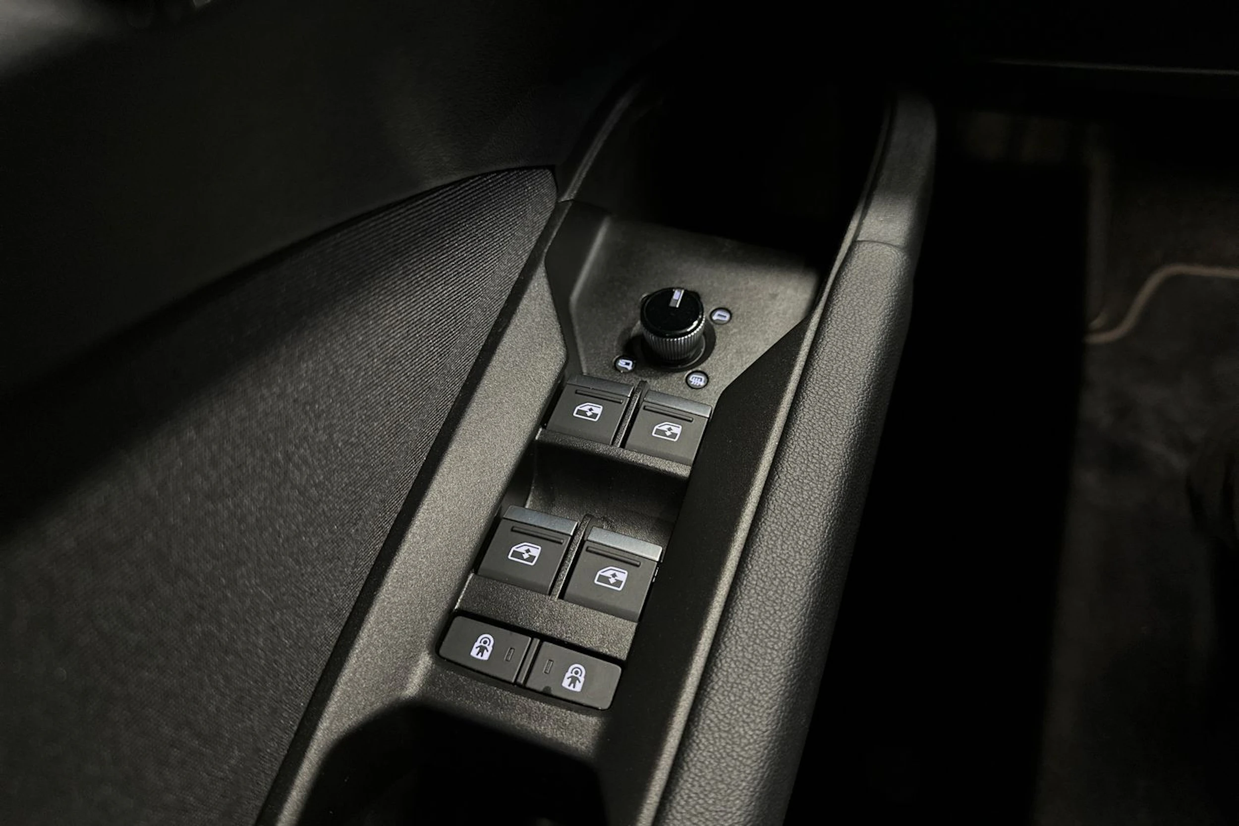 musta Audi Q4 e-tron 2025 kuva 21.