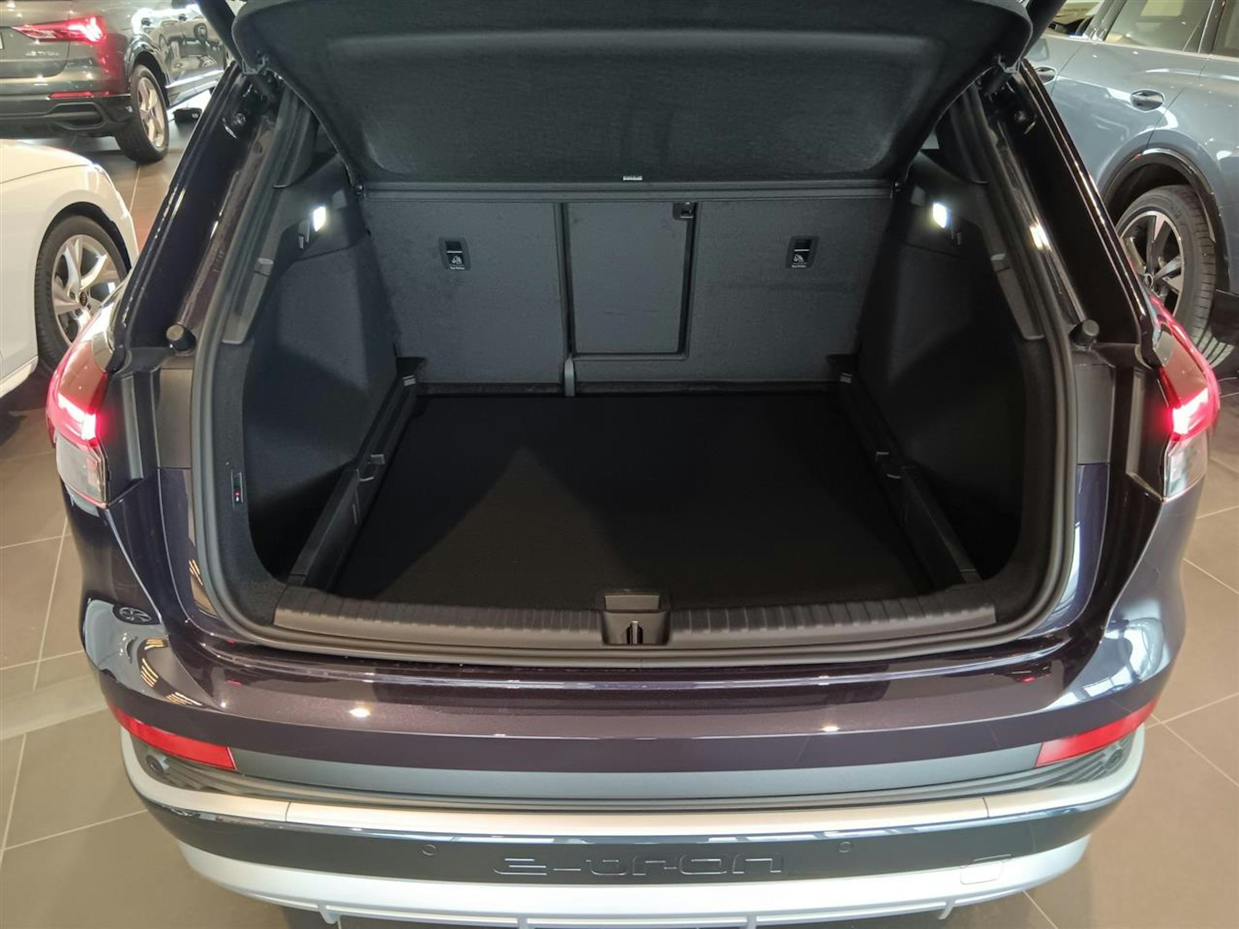 aurora violetti Audi Q4 e-tron 2025 kuva 5.