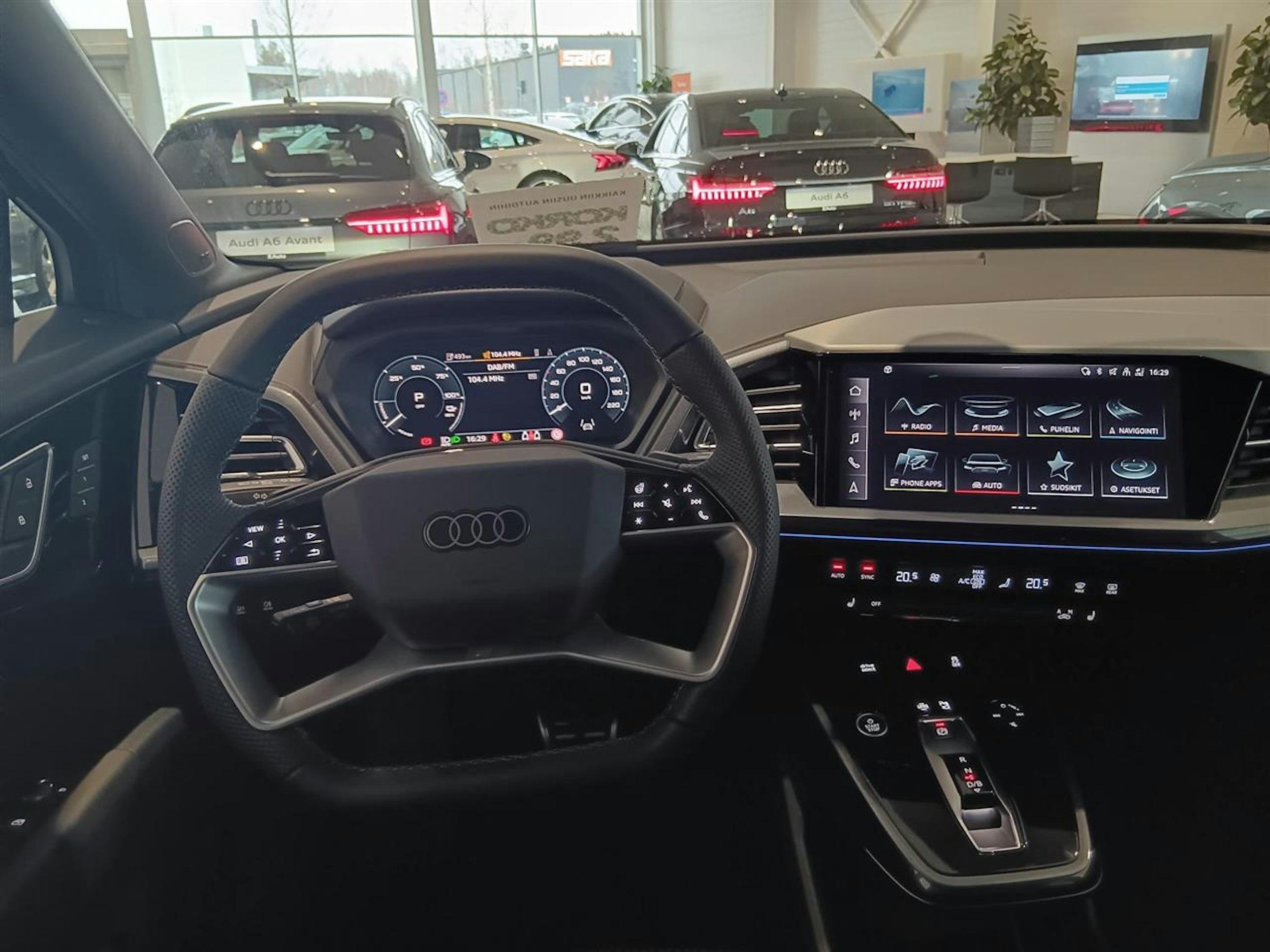 aurora violetti Audi Q4 e-tron 2025 kuva 7.