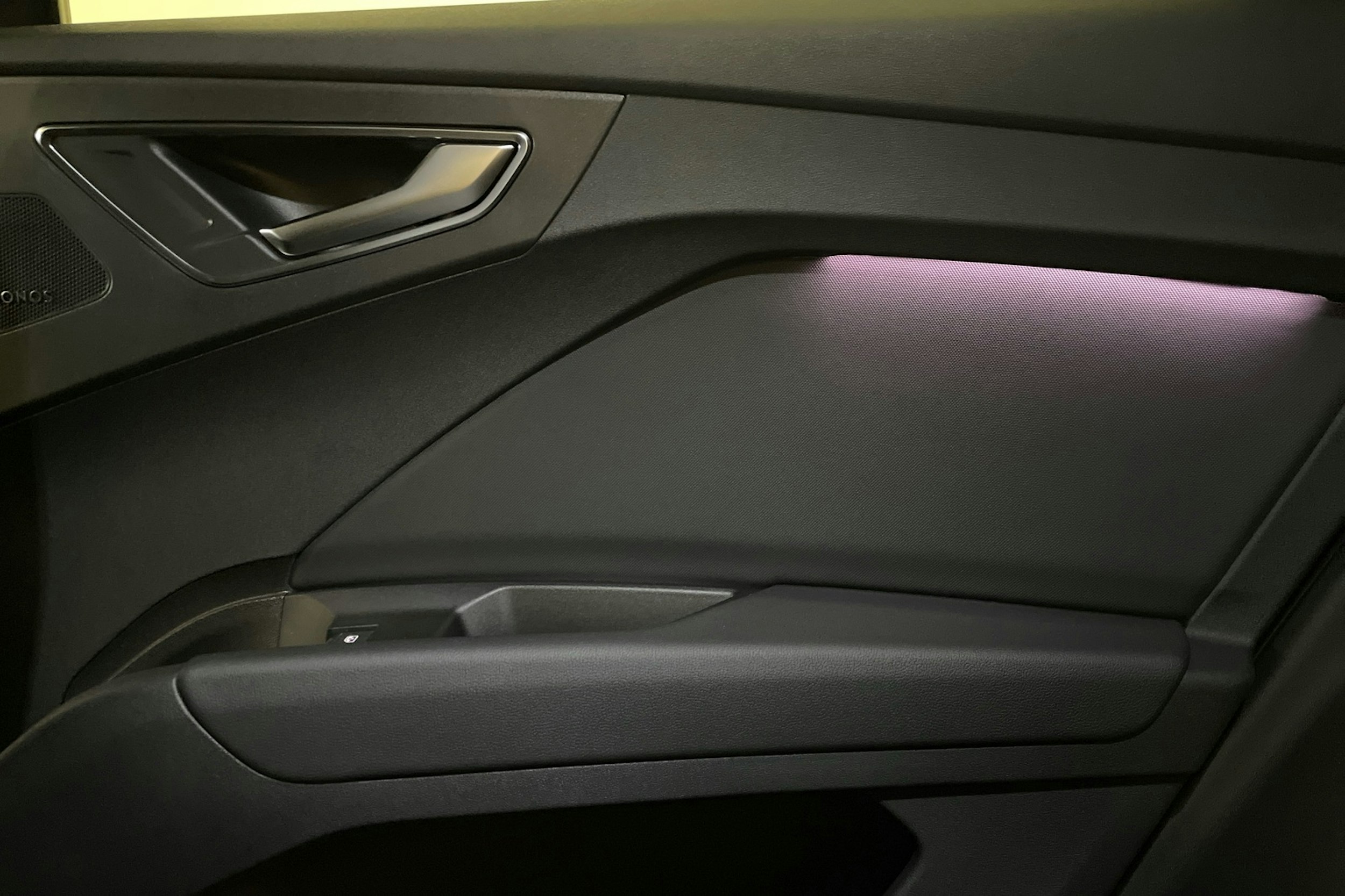 aurora violetti Audi Q4 e-tron 2025 kuva 14.