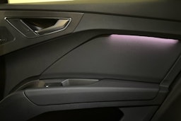 aurora violetti Audi Q4 e-tron 2025 kuva 14.