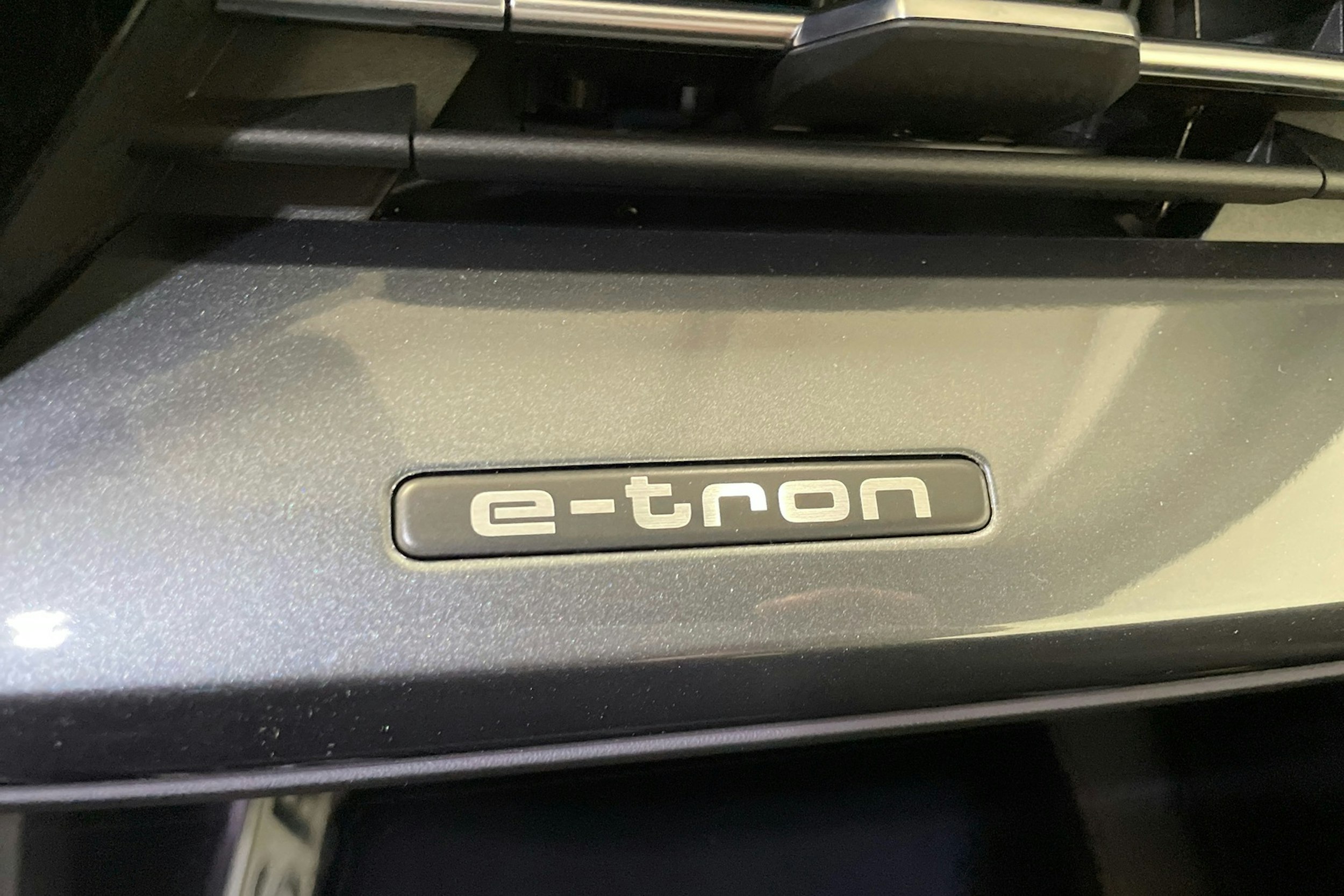 aurora violetti Audi Q4 e-tron 2025 kuva 15.