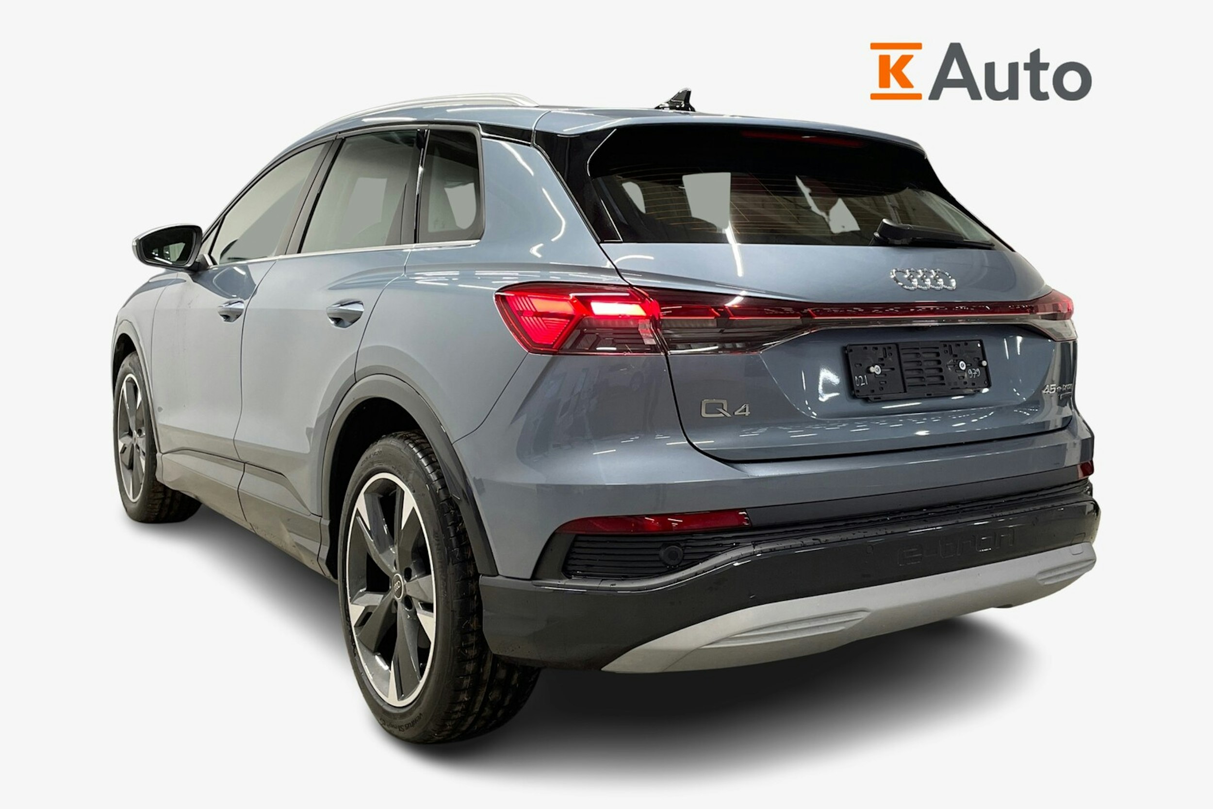 sininen Audi Q4 e-tron 2025 kuva 2.