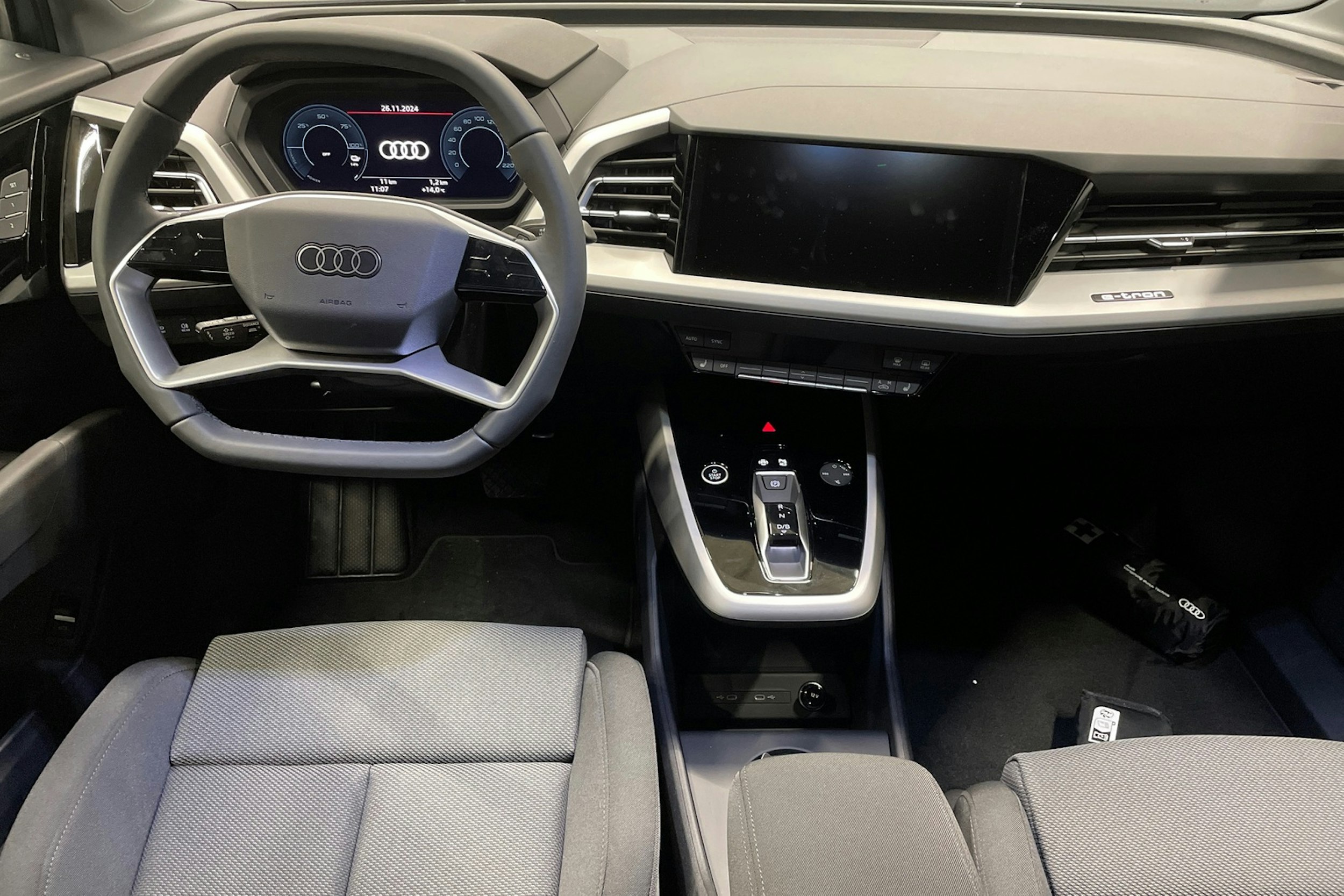 sininen Audi Q4 e-tron 2025 kuva 7.