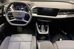 sininen Audi Q4 e-tron 2025 kuva 7.