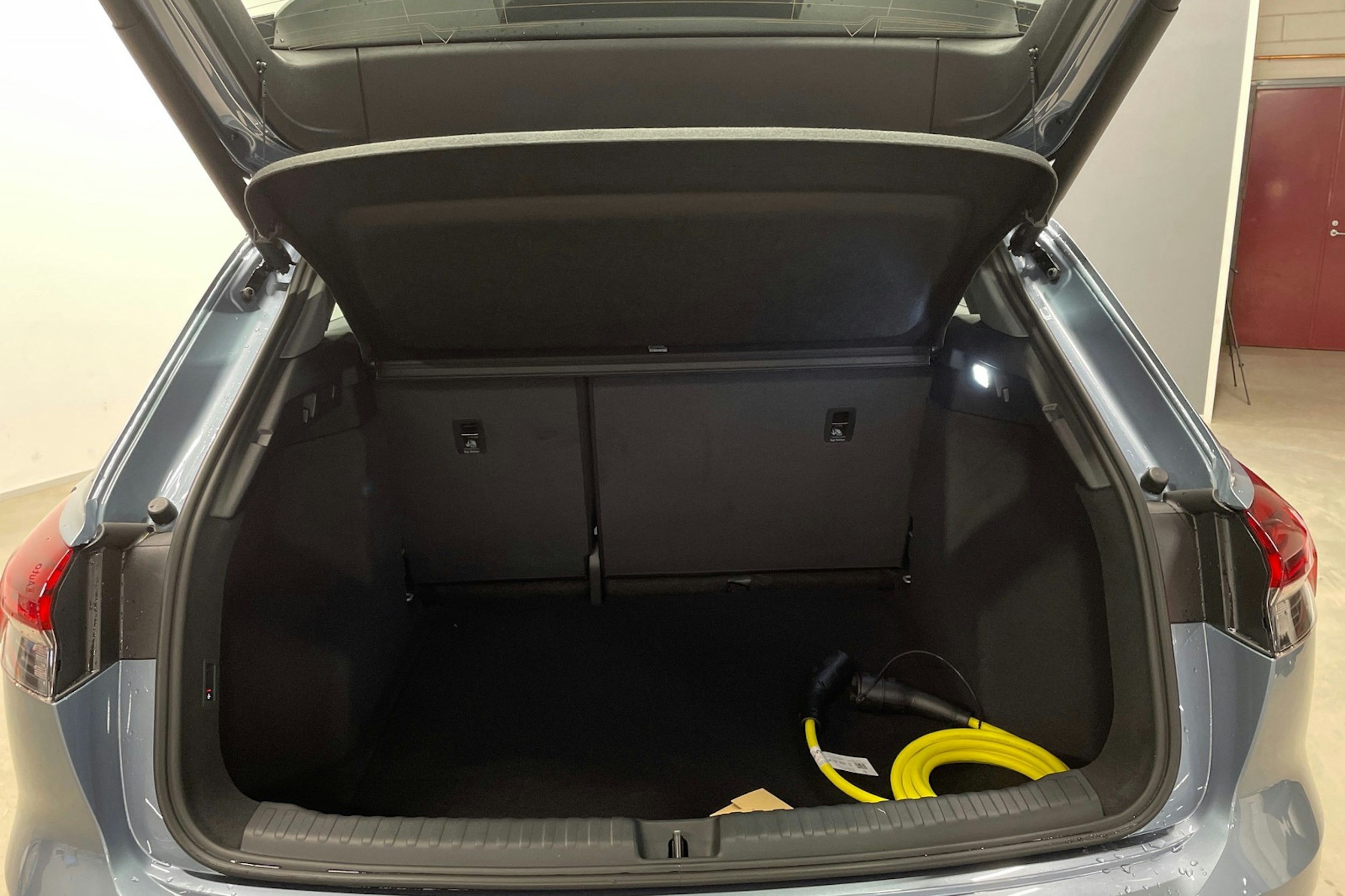 sininen Audi Q4 e-tron 2025 kuva 10.
