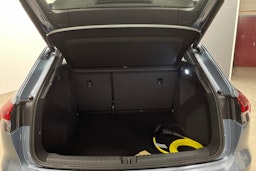 sininen Audi Q4 e-tron 2025 kuva 10.