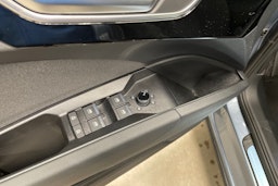 sininen Audi Q4 e-tron 2025 kuva 12.
