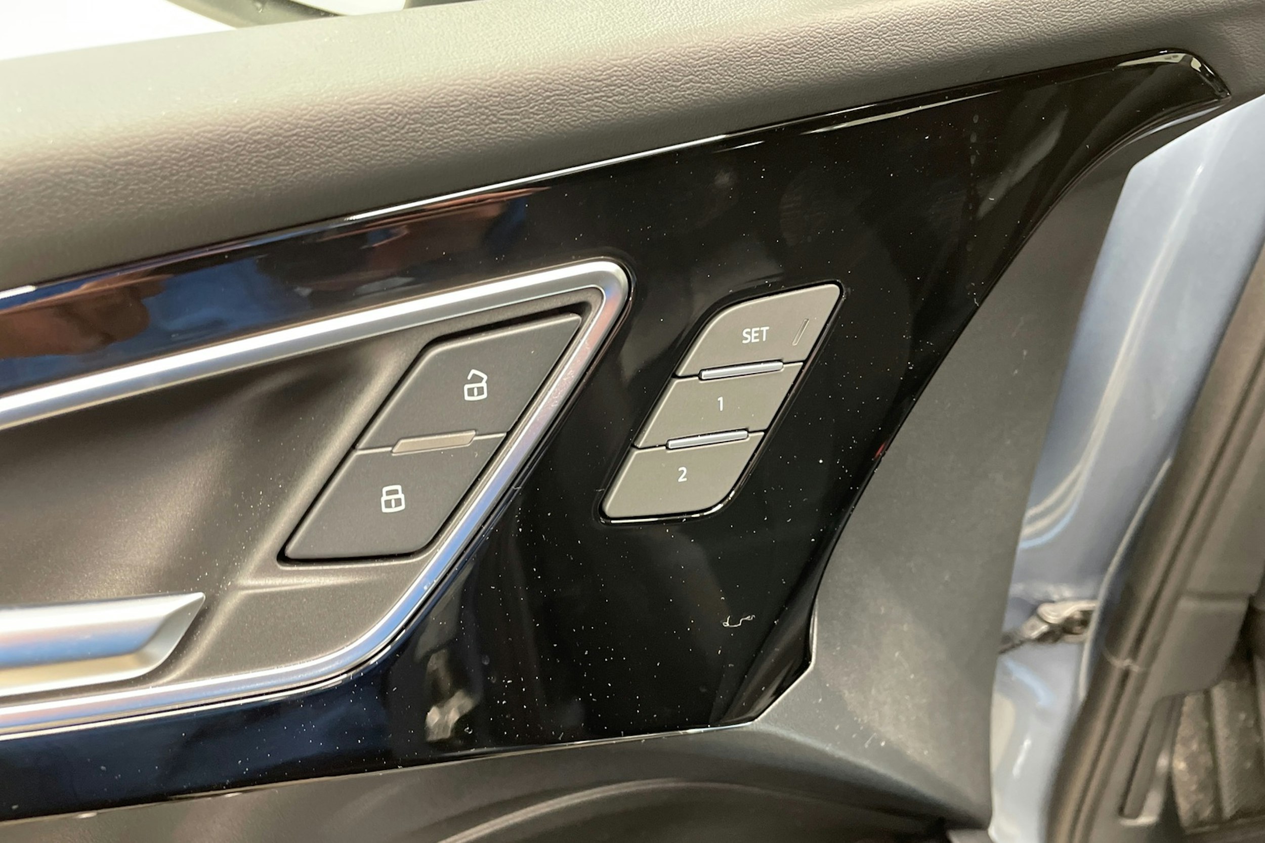 sininen Audi Q4 e-tron 2025 kuva 13.