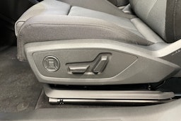 sininen Audi Q4 e-tron 2025 kuva 14.