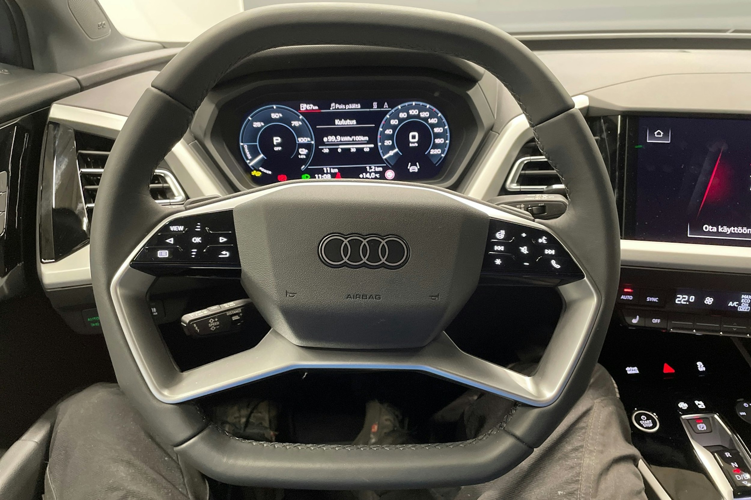 sininen Audi Q4 e-tron 2025 kuva 16.