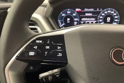 sininen Audi Q4 e-tron 2025 kuva 17.