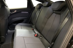 musta Audi Q4 e-tron 2025 kuva 8.