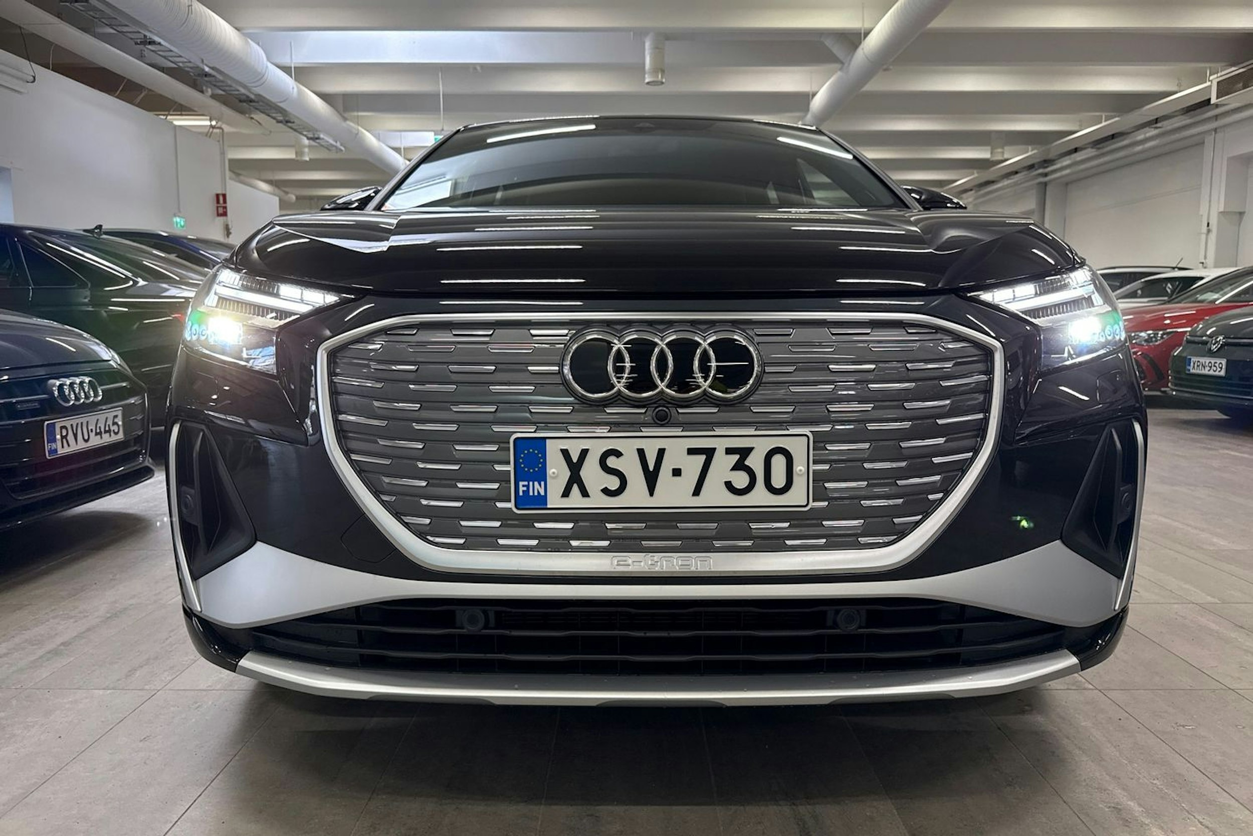 musta Audi Q4 e-tron 2025 kuva 13.