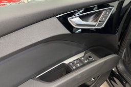 musta Audi Q4 e-tron 2025 kuva 15.