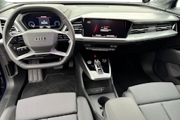 sininen Audi Q4 e-tron 2025 kuva 7.