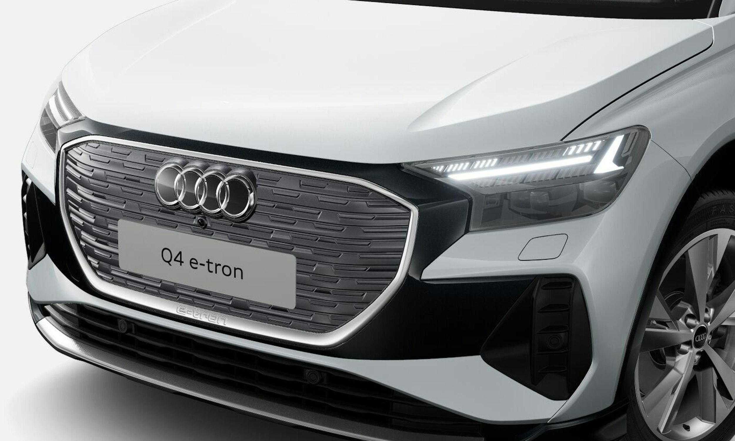 valkoinen Audi Q4 e-tron 2025 kuva 4.