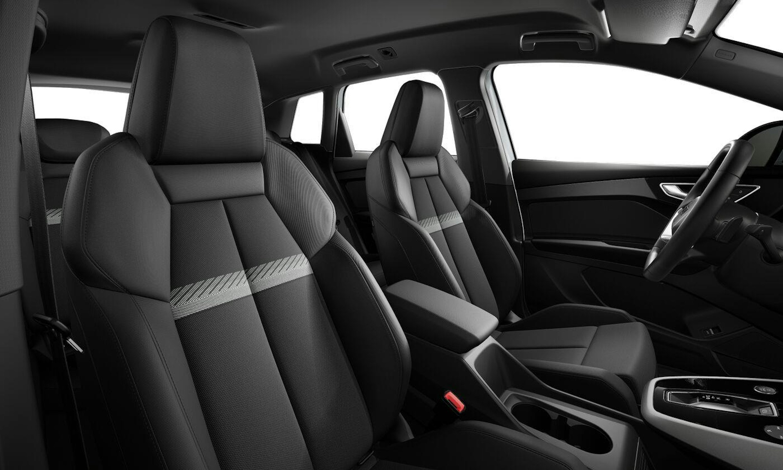 valkoinen Audi Q4 e-tron 2025 kuva 7.