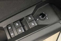 valkoinen Audi Q4 e-tron 2025 kuva 11.
