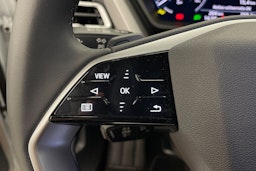 valkoinen Audi Q4 e-tron 2025 kuva 13.