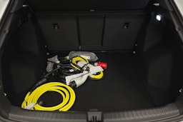 valkoinen Audi Q4 e-tron 2025 kuva 19.