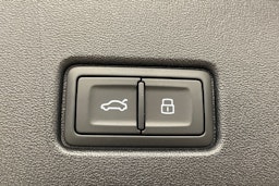valkoinen Audi Q4 e-tron 2025 kuva 20.