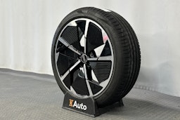 musta Audi Q4 e-tron 2025 kuva 12.