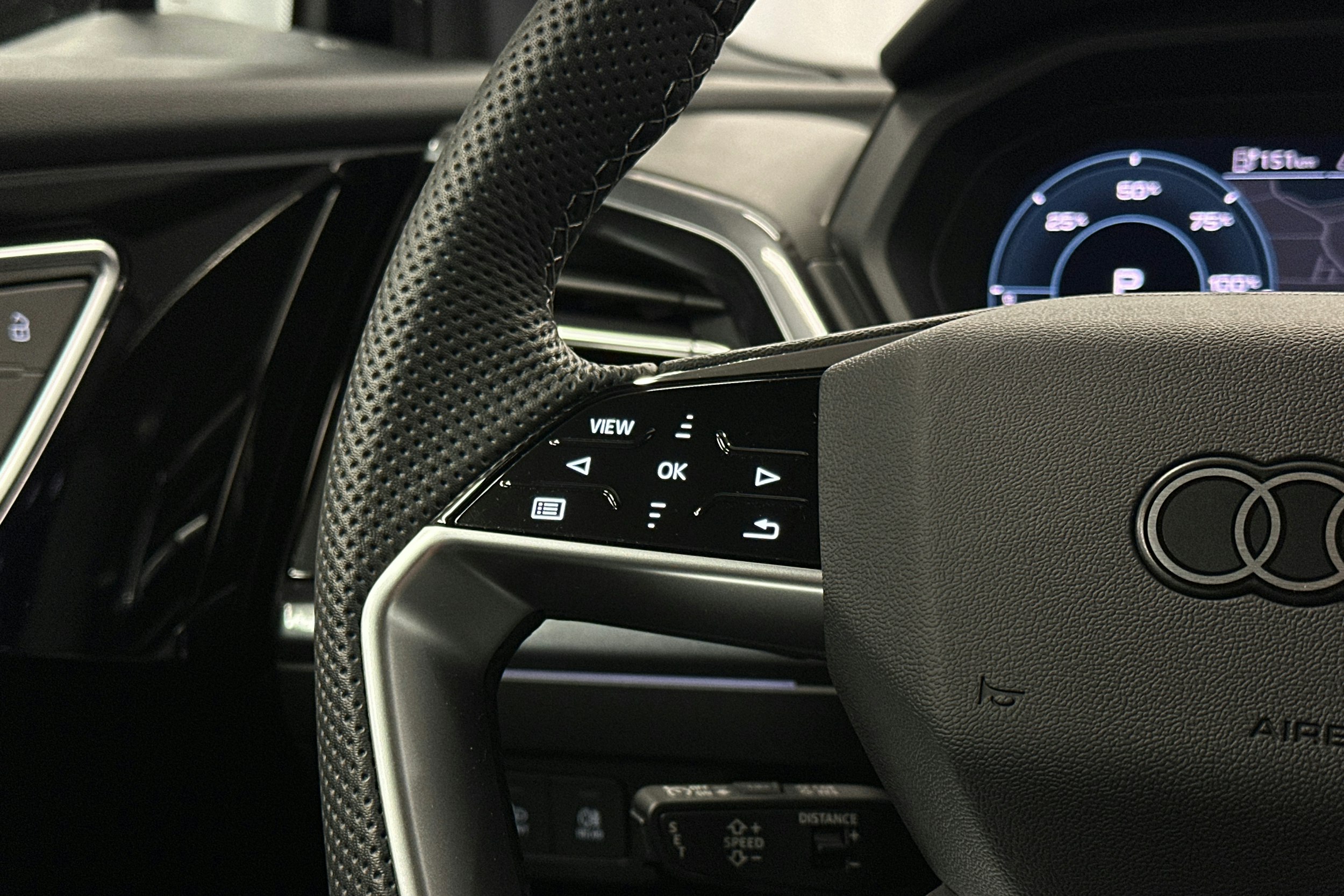 musta Audi Q4 e-tron 2025 kuva 19.