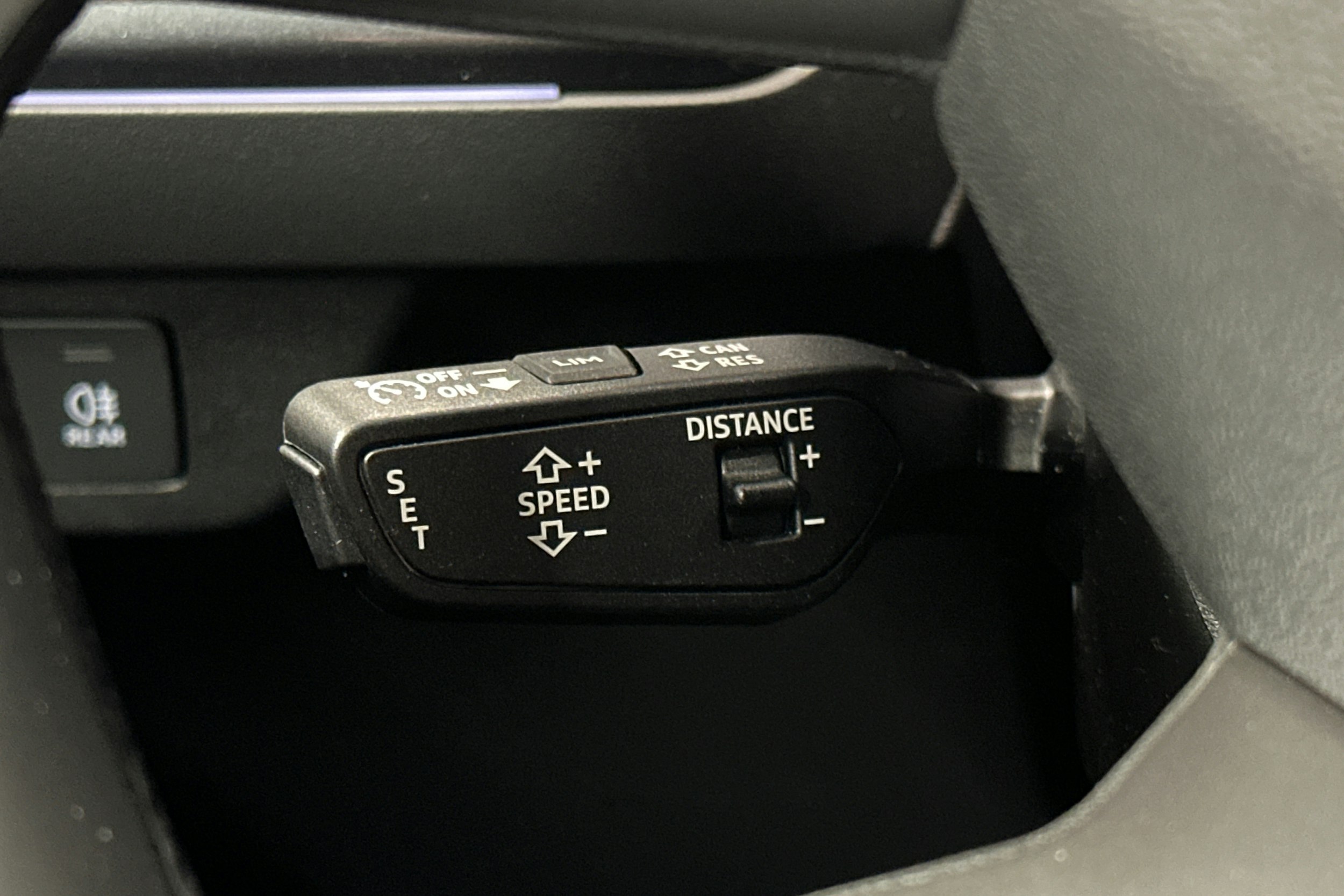 musta Audi Q4 e-tron 2025 kuva 21.