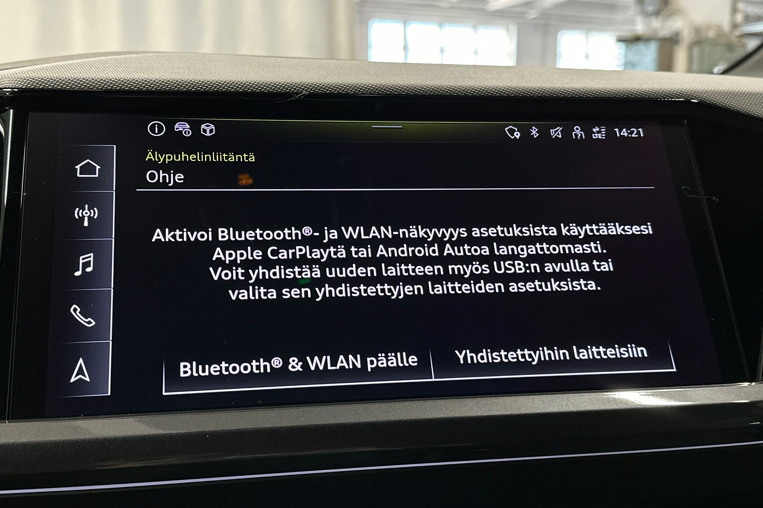 musta Audi Q4 e-tron 2025 kuva 23.