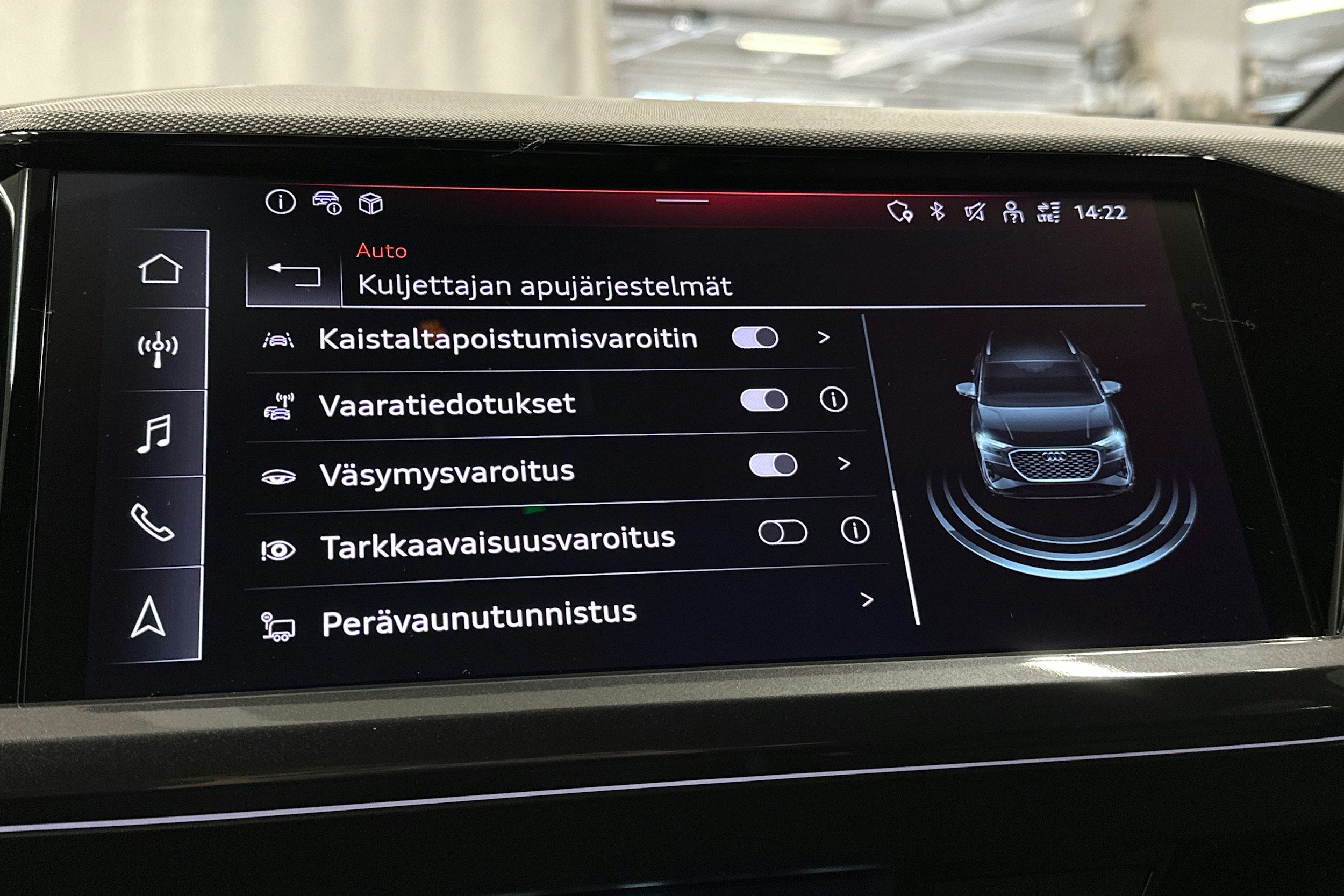 musta Audi Q4 e-tron 2025 kuva 27.