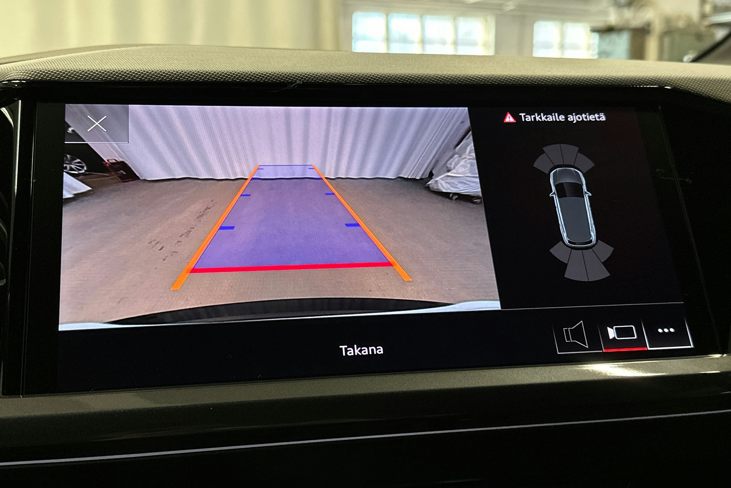 musta Audi Q4 e-tron 2025 kuva 28.