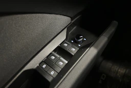 harmaa Audi Q4 e-tron 2025 kuva 15.