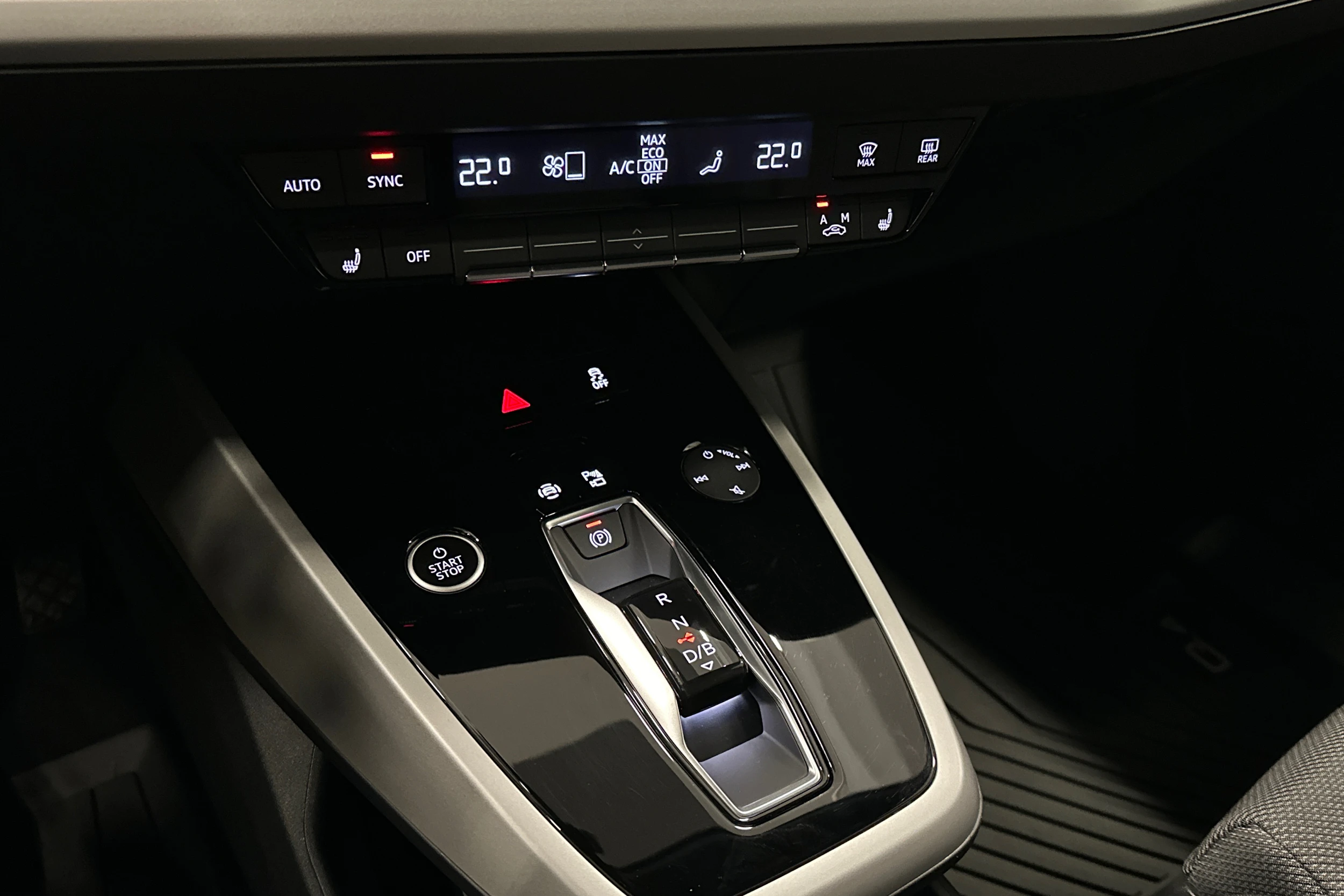 harmaa Audi Q4 e-tron 2025 kuva 22.