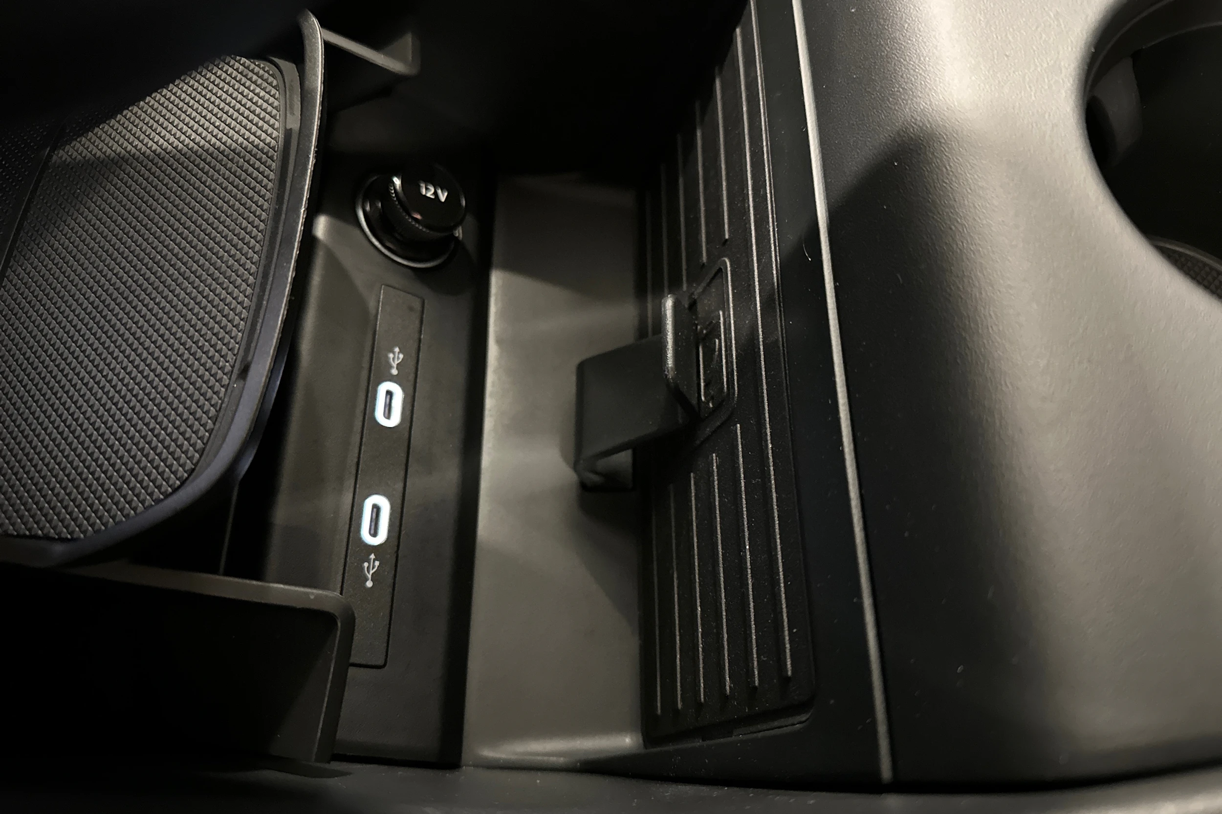 harmaa Audi Q4 e-tron 2025 kuva 23.