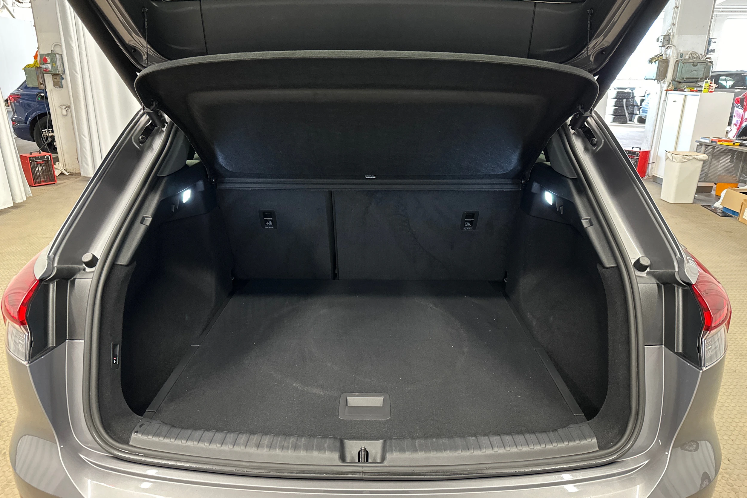 harmaa Audi Q4 e-tron 2025 kuva 26.