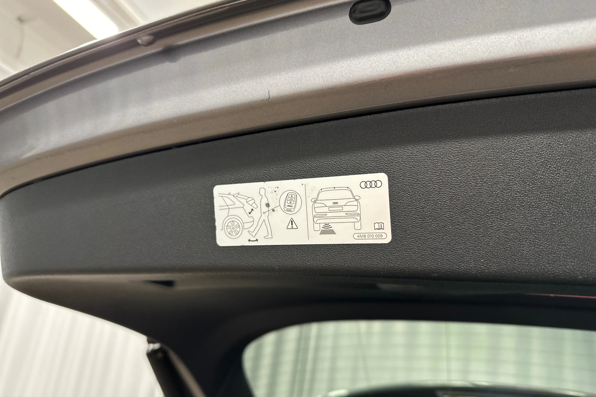 harmaa Audi Q4 e-tron 2025 kuva 28.