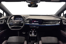 valkoinen Audi Q4 e-tron 2025 kuva 9.