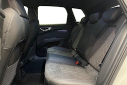 valkoinen Audi Q4 e-tron 2025 kuva 10.