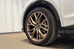 valkoinen Audi Q4 e-tron 2025 kuva 12.