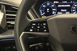 valkoinen Audi Q4 e-tron 2025 kuva 15.