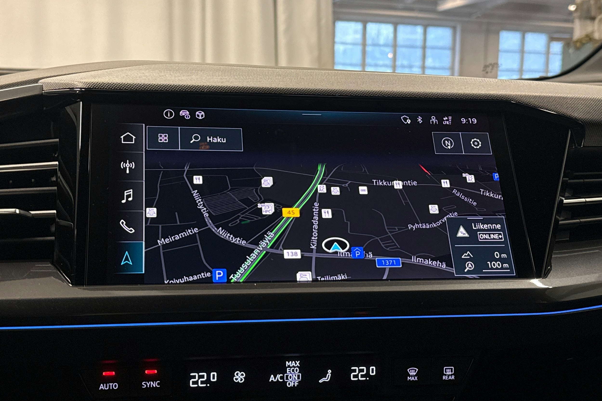 valkoinen Audi Q4 e-tron 2025 kuva 23.