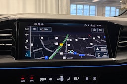 valkoinen Audi Q4 e-tron 2025 kuva 23.